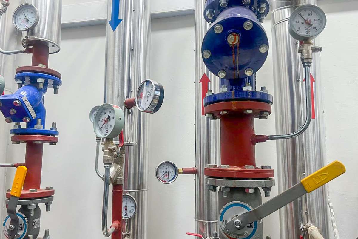 От пары к практике: будущие инженеры исследовали «умный» тепловой пункт кампуса СПбПУ