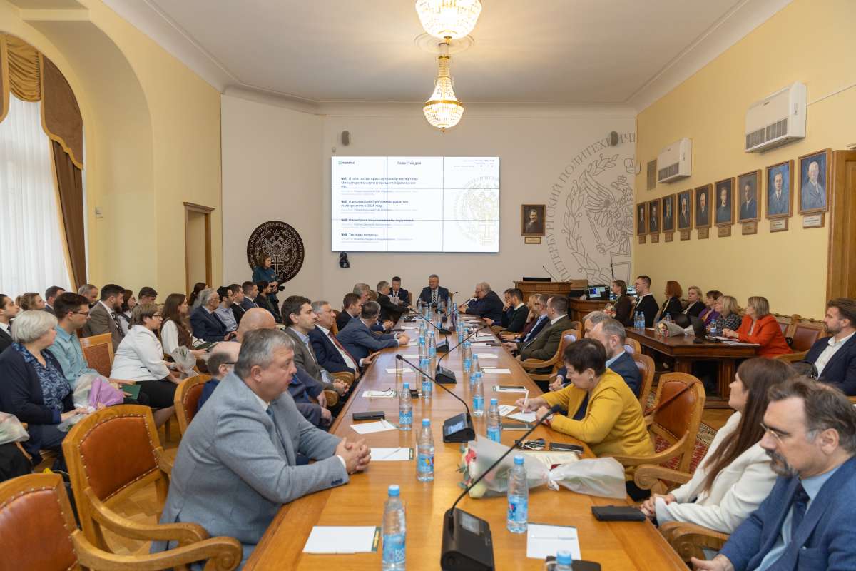 Достижения сотрудников и студентов: от кандидатских дипломов до почётных премий